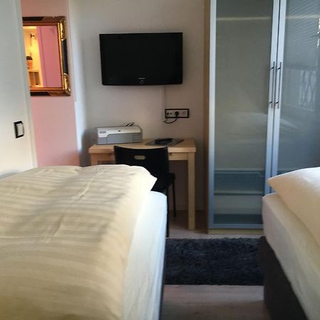 Messe Ferienwohnung Duesseldorf Oberkassel 外观 照片