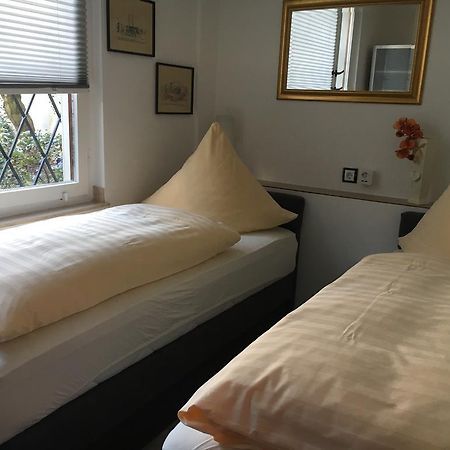 Messe Ferienwohnung Duesseldorf Oberkassel 外观 照片