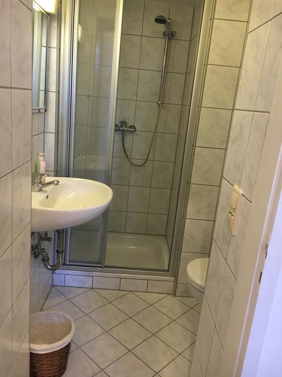 Messe Ferienwohnung Duesseldorf Oberkassel 外观 照片